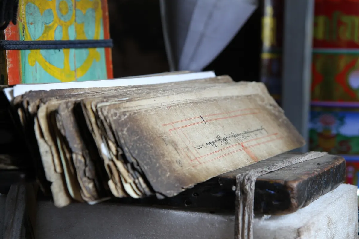 How to Date a Medieval Manuscript Without a Title Page